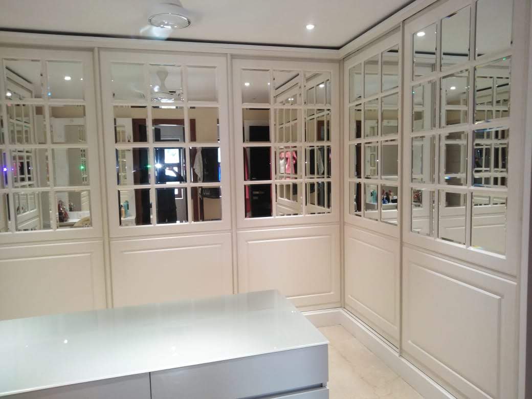 cheapest-low-price-lacquer-glass-wardrobe-designs-in-gurgaon-gurugram-best-lacquer-glass-dealers-manufacturers-in-gurgaon-india